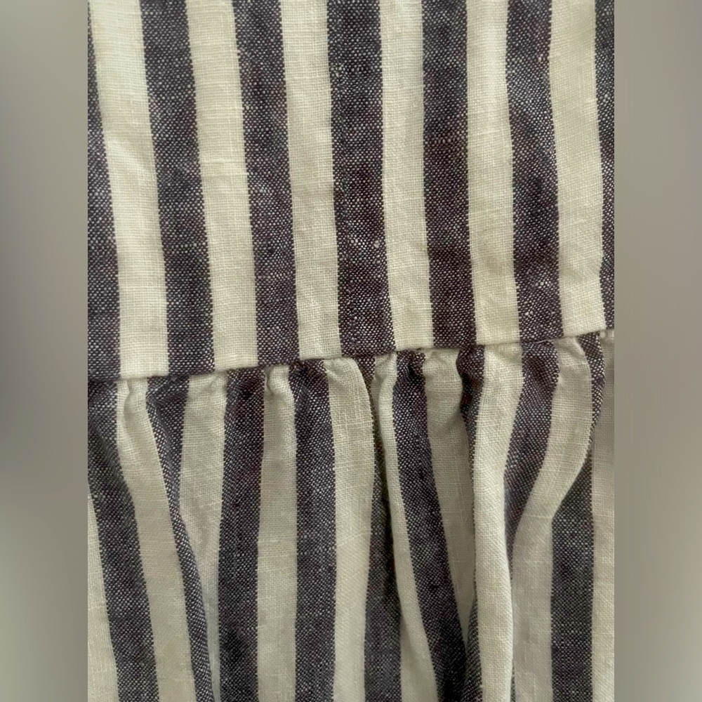 Linen, striped, zipped side must have!